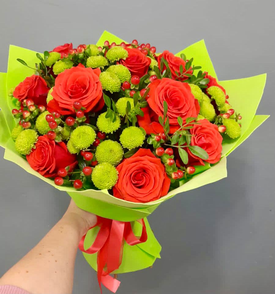 Букет цветов из: Хризантемы и Розы в Серове Свердловская область