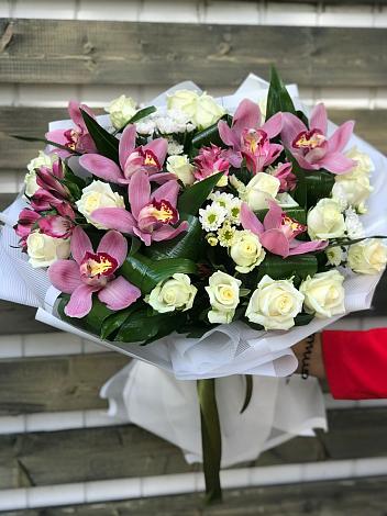 Букет цветов из: Розы и Хризантемы в Серове Свердловская область