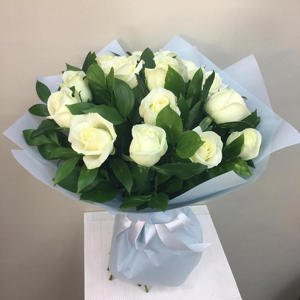 Букет 15 Белых роз Проуд в Серове Свердловская область