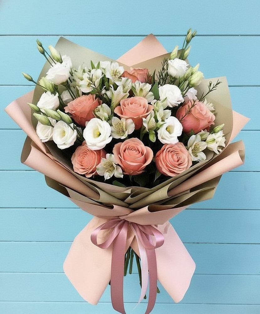 Букет цветов из: Розы, Альстромерии и Лизиантусы в Серове Свердловская область