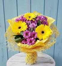 Букет цветов из:  Хризантемы и Герберы в Серове Свердловская область