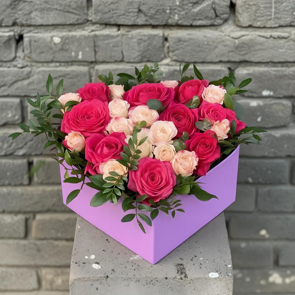 Цветочная композиция из Розы в коробке в Серове Свердловская область