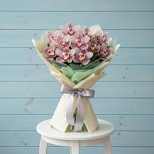 Букет цветов из:  Орхидеи и Розы #REPLACE_PRED# Серове Свердловская область