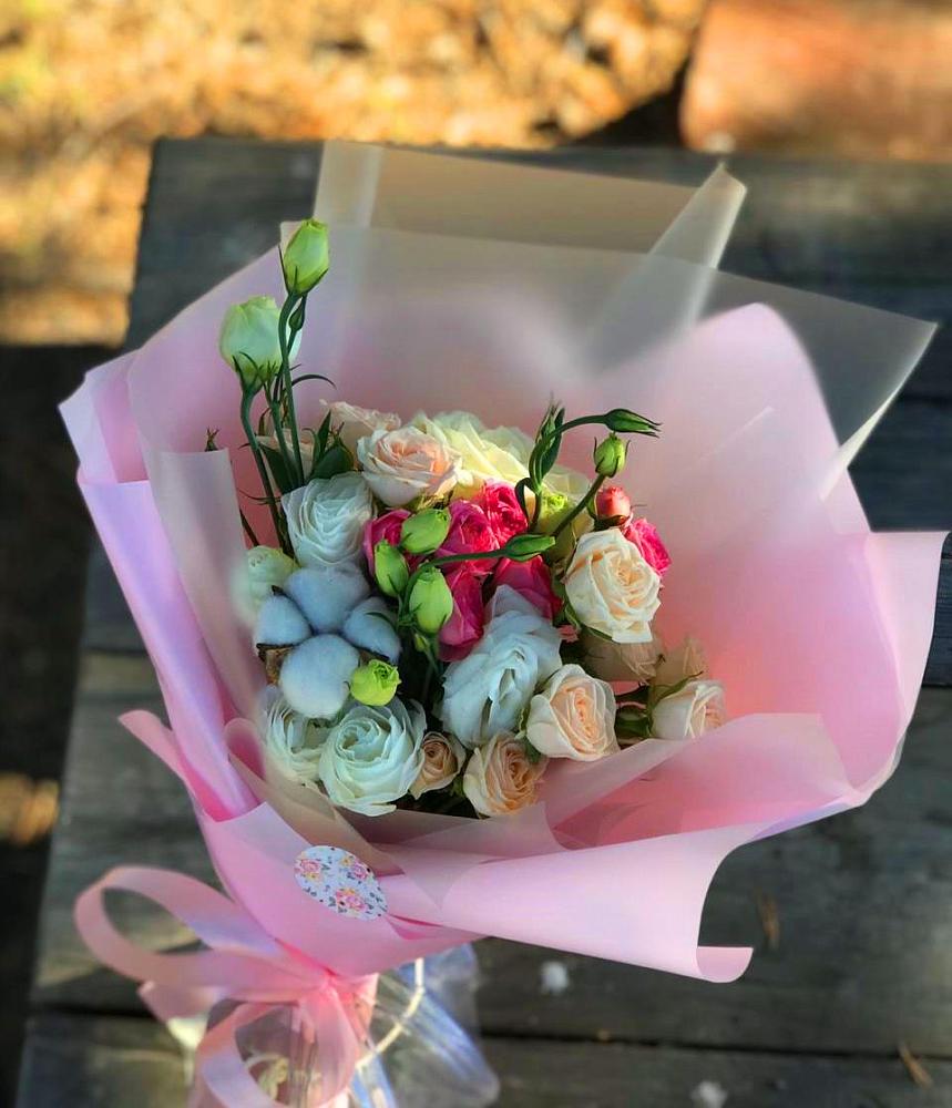 Букет цветов из: Розы и Лизиантусы в Серове Свердловская область