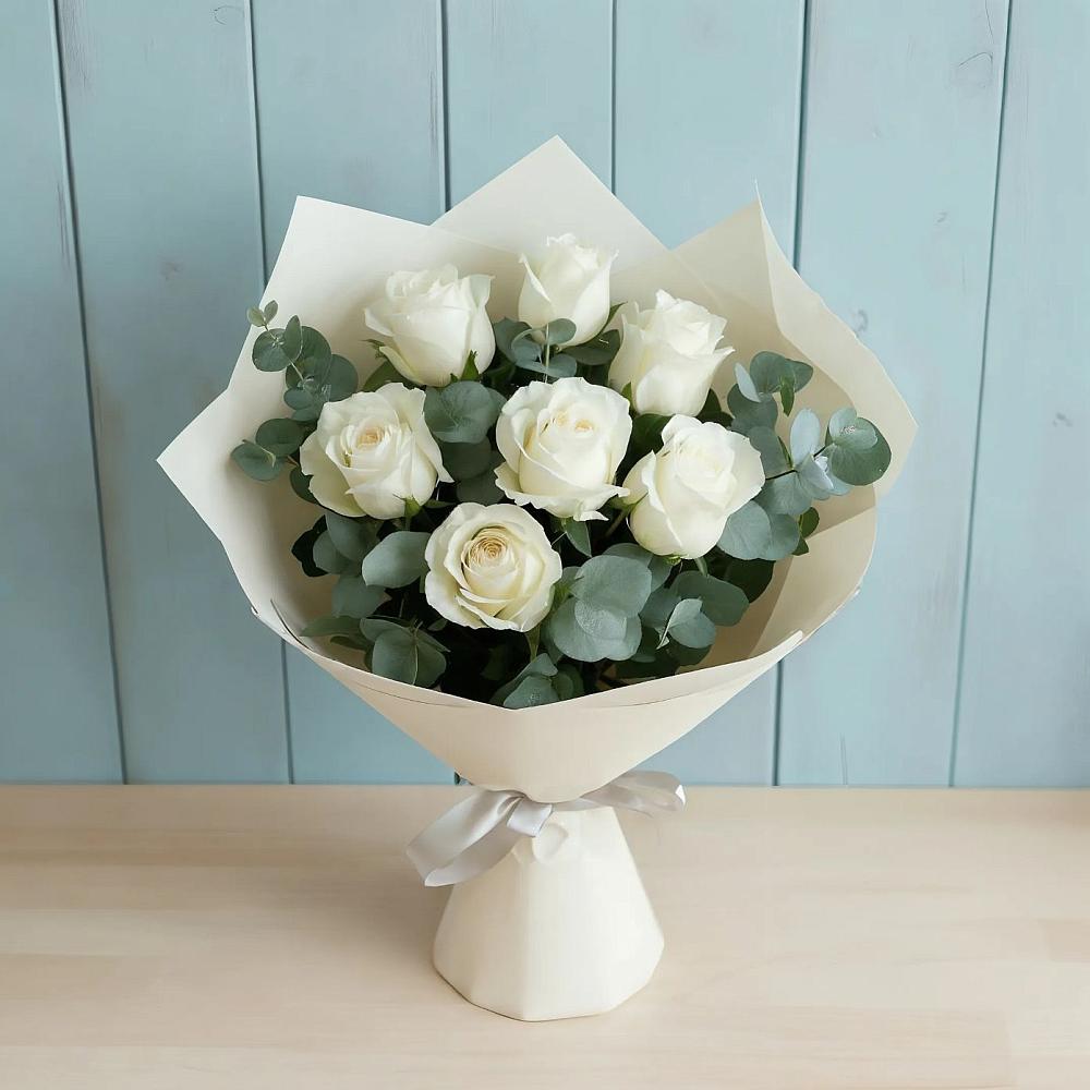 Букет Белые розы в Эвкалипте в Серове Свердловская область