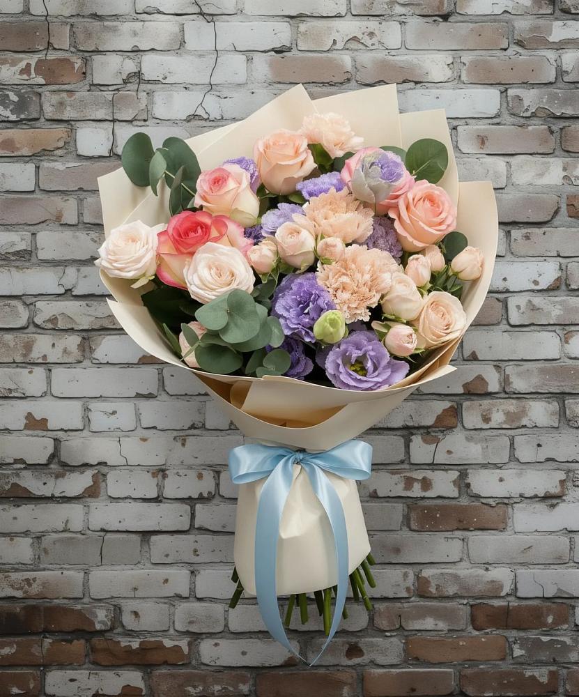 Букет цветов из: Розы, Лизиантусы и Гвоздики в Серове Свердловская область