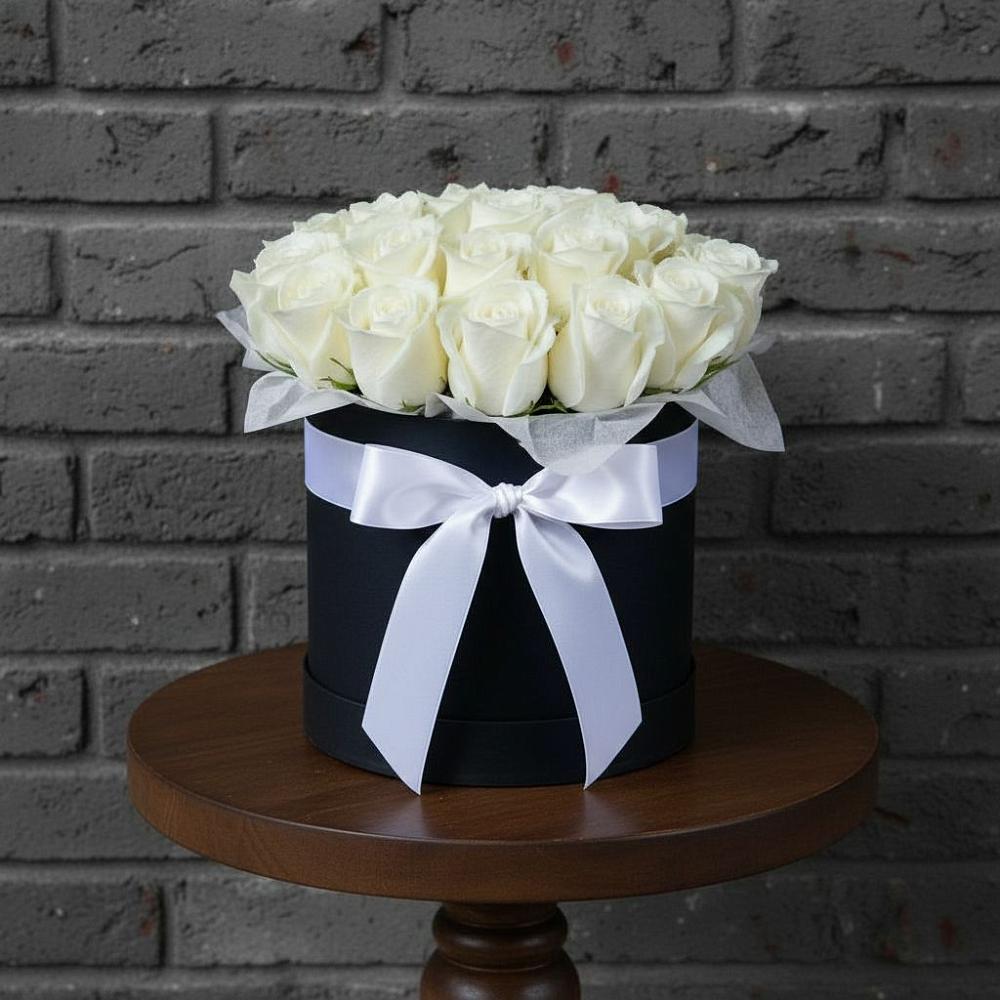 Цветочная композиция из Розы в шляпной коробке в Серове Свердловская область