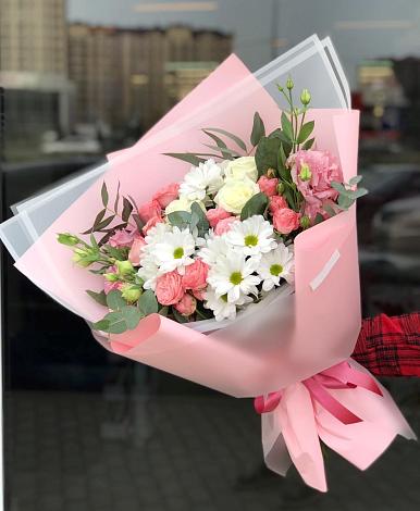 Букет цветов из: Розы, Лизиантусы и Хризантемы в Серове Свердловская область